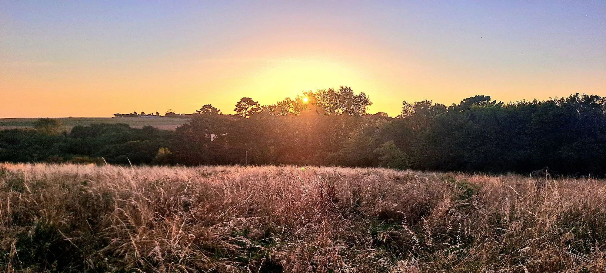 Coucher de soleil sur la campagne de la presqu'île de Crozon